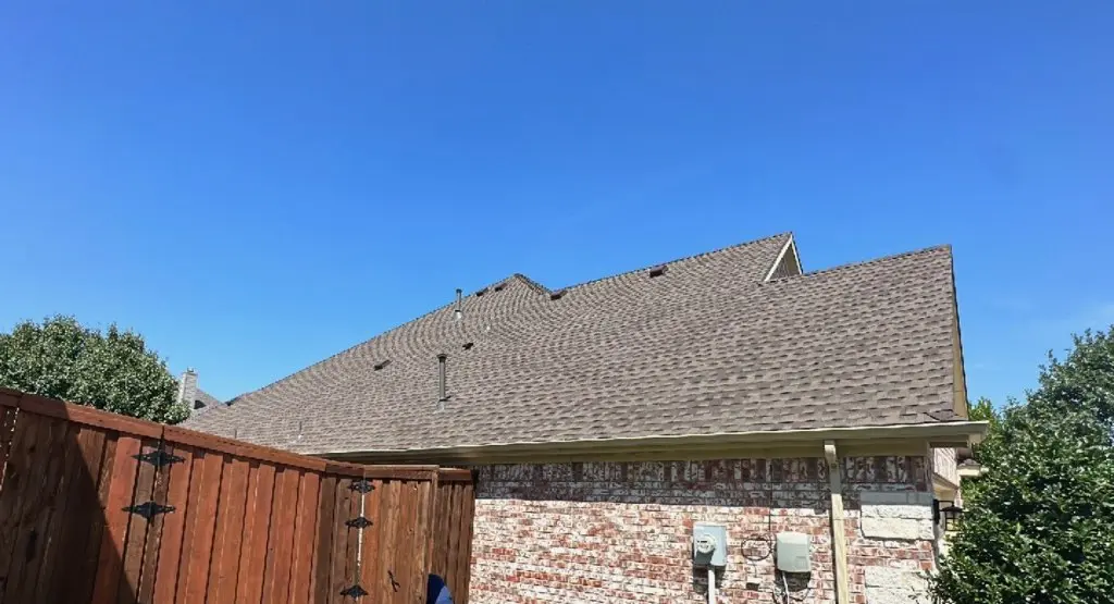 Completed roof replacement project in Eugene